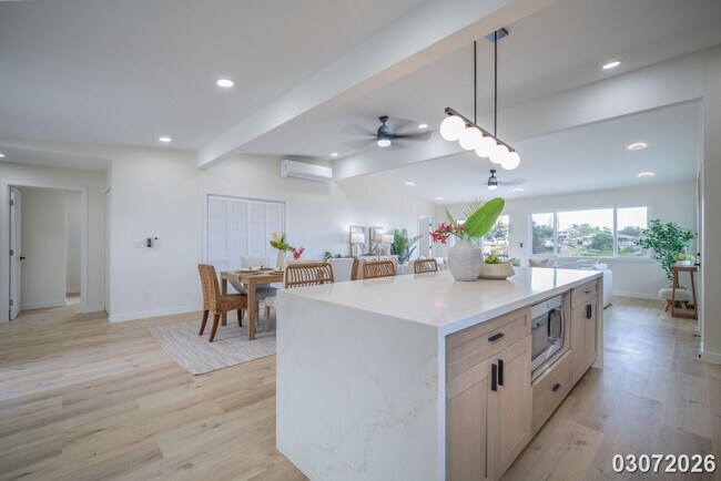 Building Photo - Fully Remodeled, Rarely Available 3BR/2BA/2PKG in Orchard Hills, Aeia Heights
