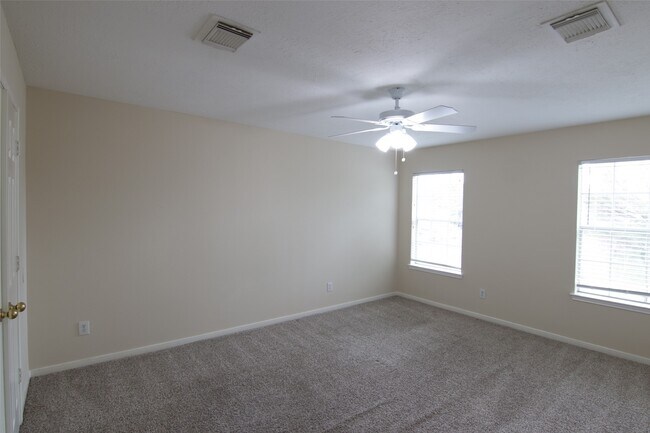 Building Photo - 16938 Watering Oaks Ln