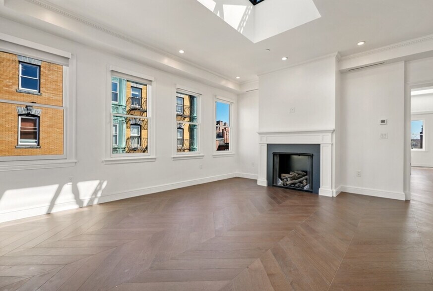 Building Photo - 537 Boylston St