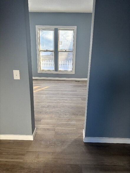 Building Photo - 607 N 2nd Ave