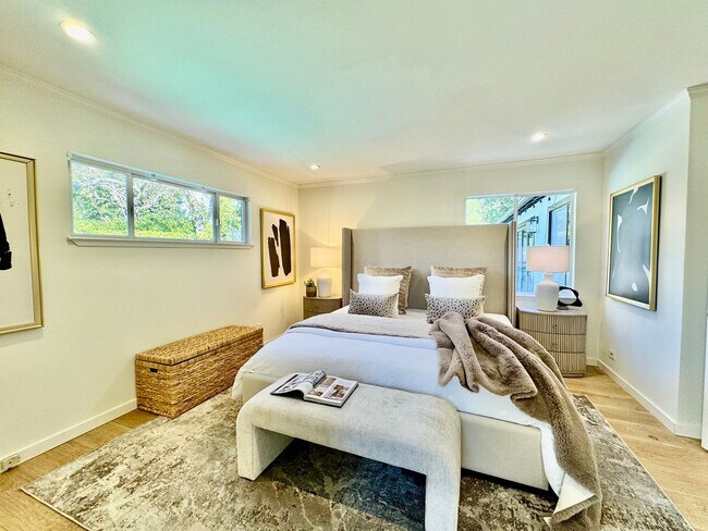 Building Photo - Designer 4BR Retreat with Pool, Indoor-Outdoor Living, and Prime Menlo Park Location