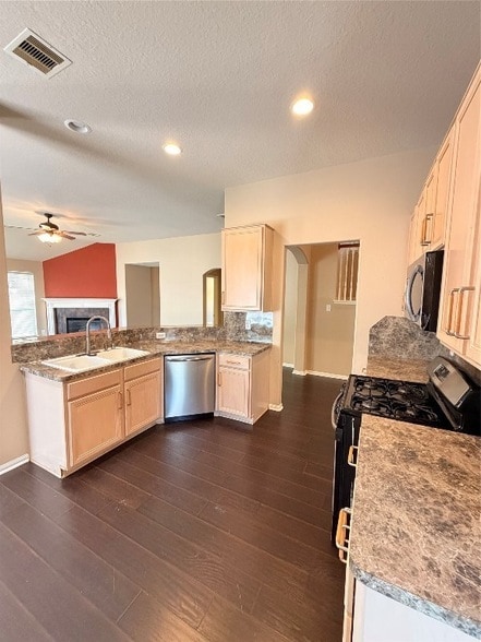 Building Photo - 906 Taylor Ridge Dr