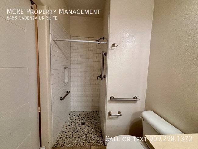 Building Photo - 6488 Cadenza Dr