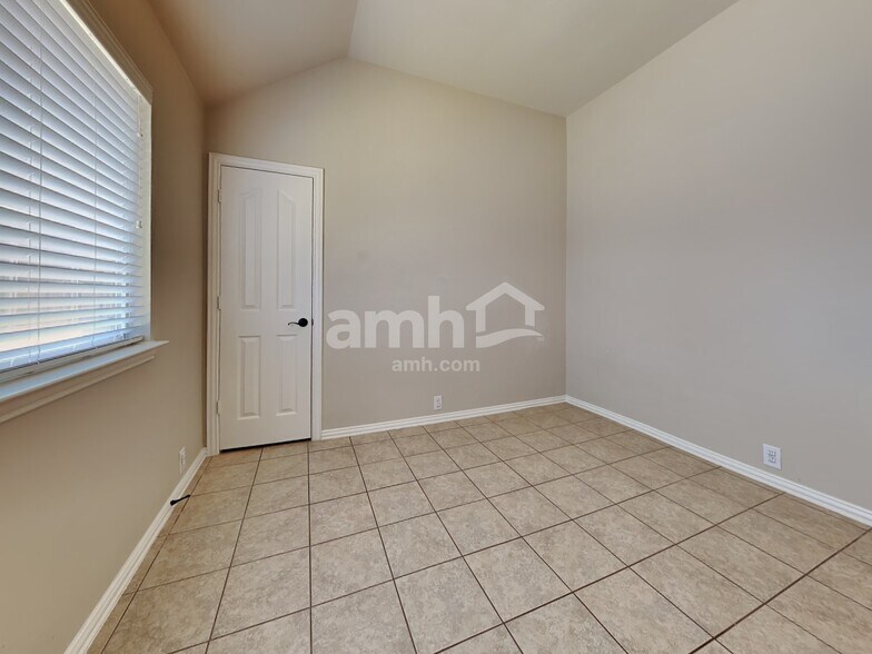 Building Photo - 1225 Concho Trail