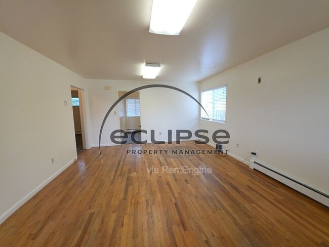Building Photo - 729 3rd St