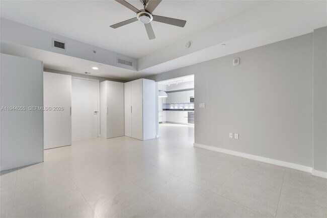 Building Photo - 1010 Brickell Ave