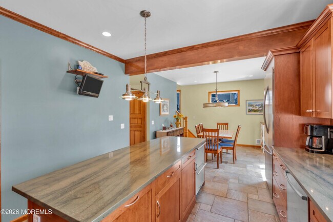 Building Photo - 573 Tarpon Ave