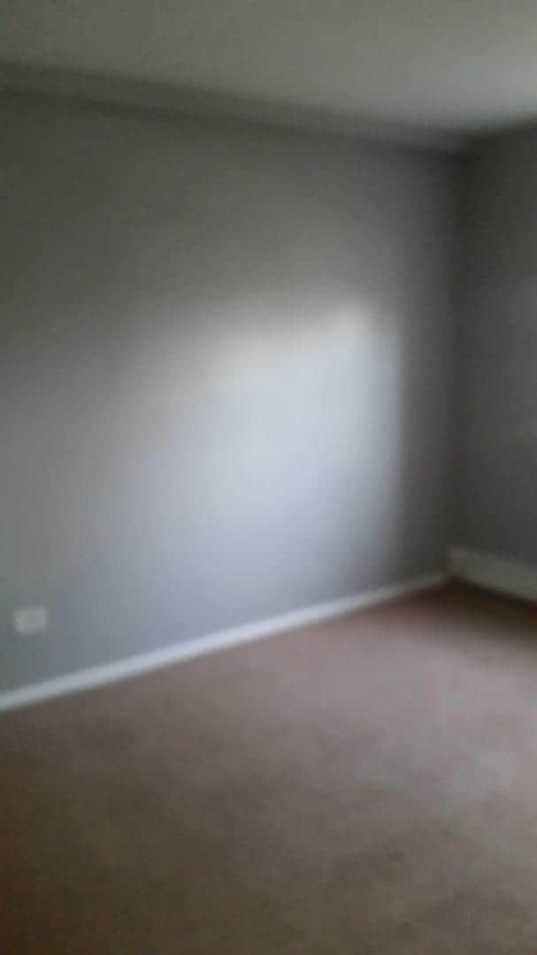 Building Photo - 2405 W Balmoral Ave