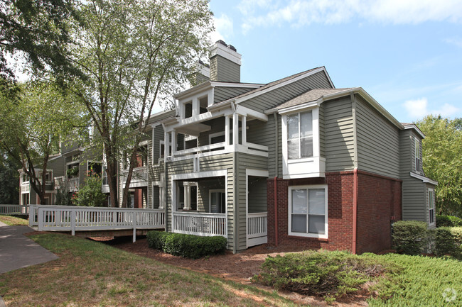 Building Photo - Highland Oaks Apartments