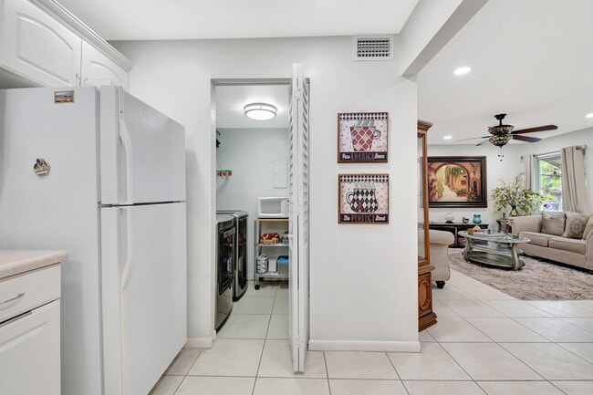 Building Photo - 3492 La Mar Ct