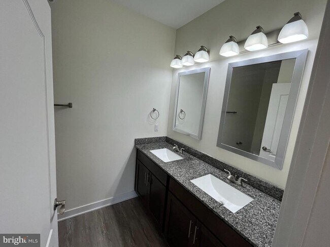 Building Photo - 33707 Skiff Aly