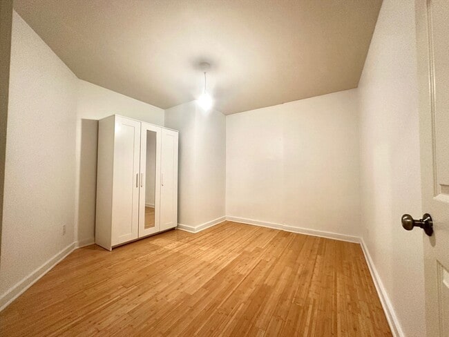 Building Photo - 121 Beach St