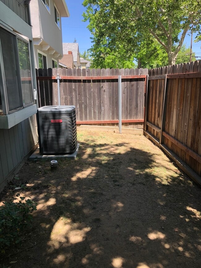 Building Photo - 2631-2631 V St