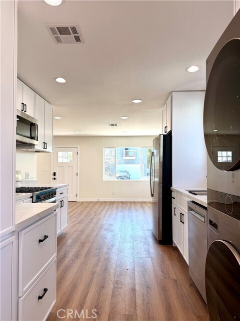 Building Photo - 3548 Corinth Ave