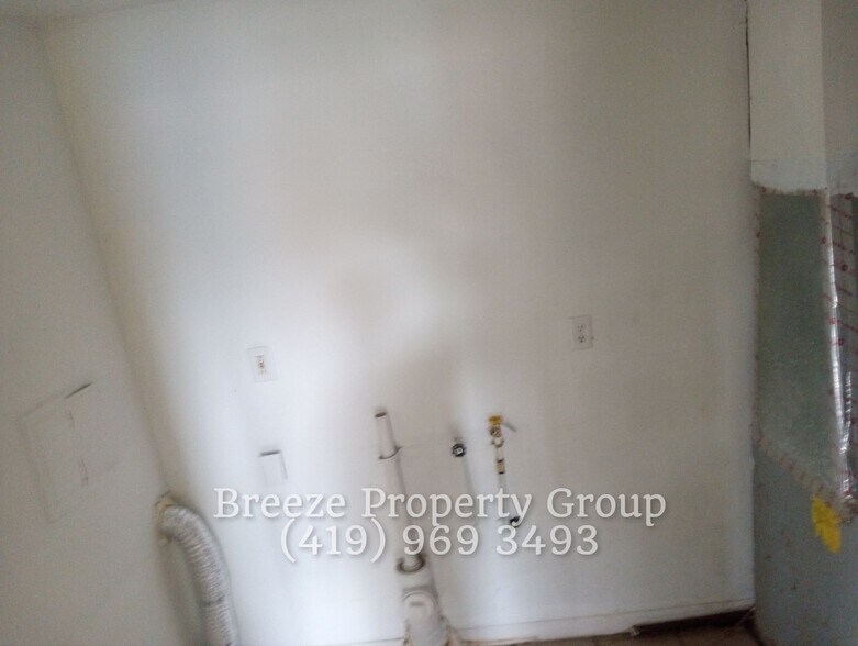 Building Photo - 1531 Freedom St