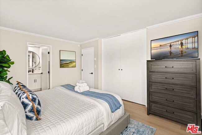 Building Photo - 457 Coast Blvd