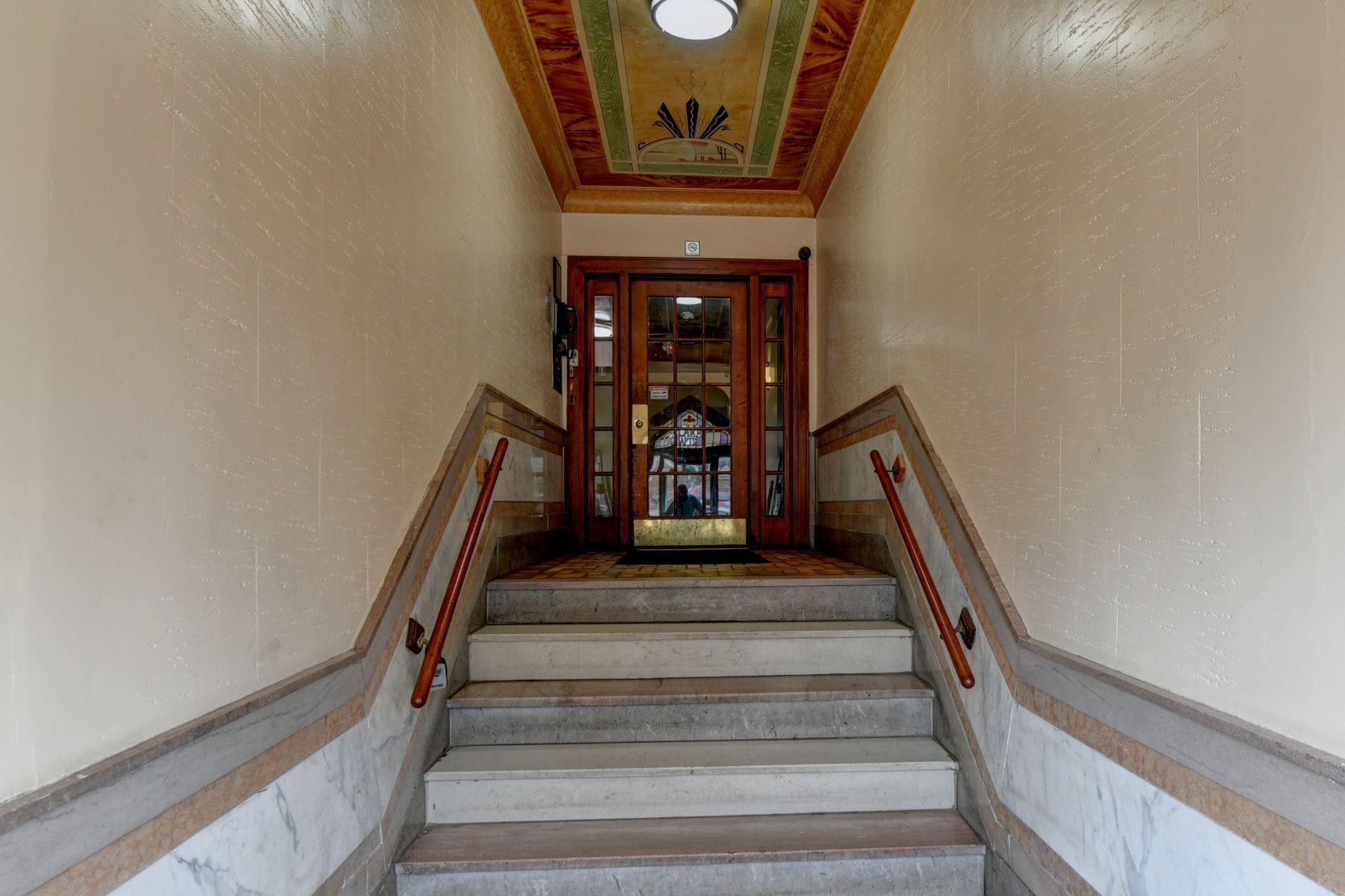 Building Photo - 901 Grand Ave