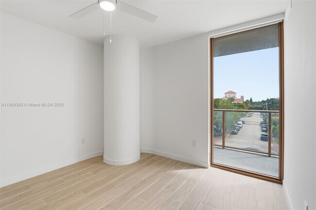 Building Photo - 3900 Alton Rd