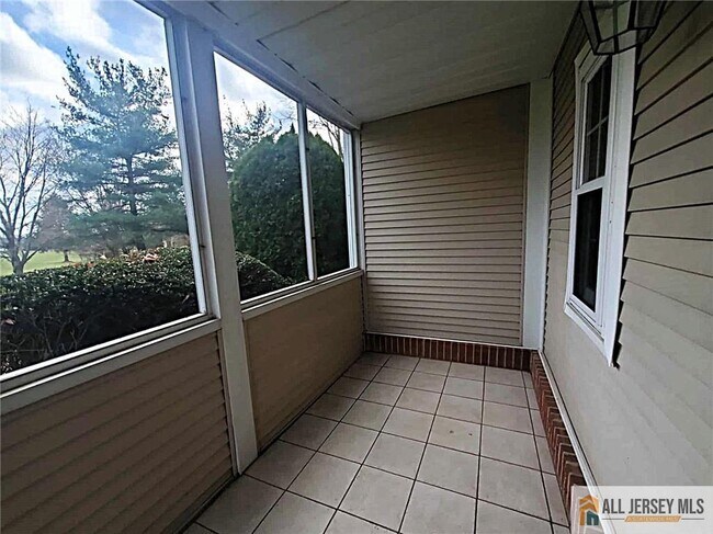 Building Photo - 38 Rutland Ln