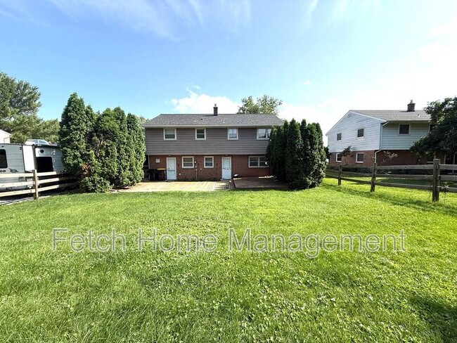 Building Photo - 417 Surrey Dr