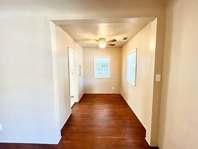 Building Photo - **RESERVE FOR SUMMER 2026** Charming home with 5 bedrooms close to Chico State