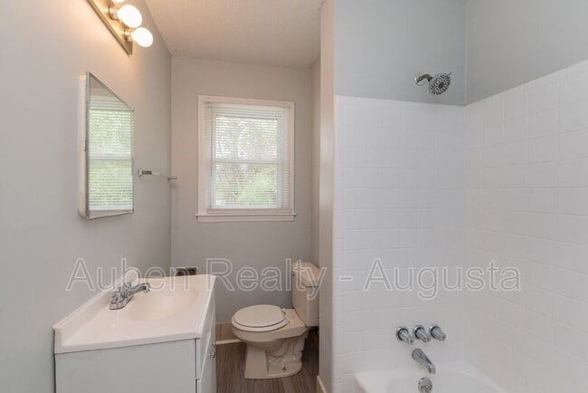 Building Photo - 2416 Barton Chapel Rd