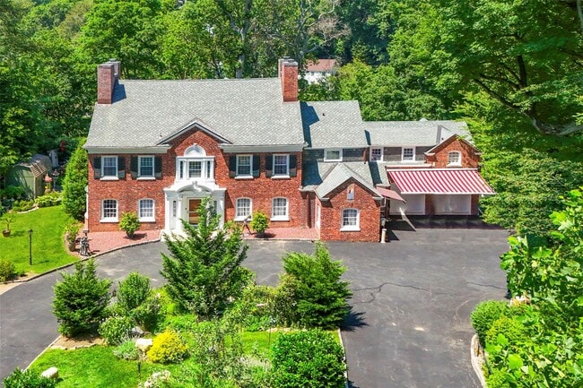 Building Photo - 400 Beechmont Dr