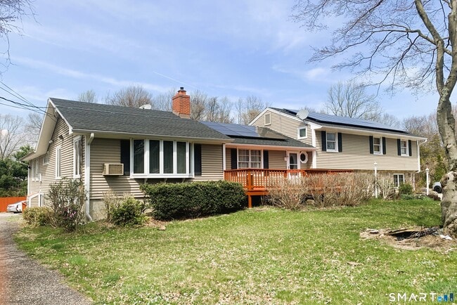 Building Photo - 15 Coral Dr