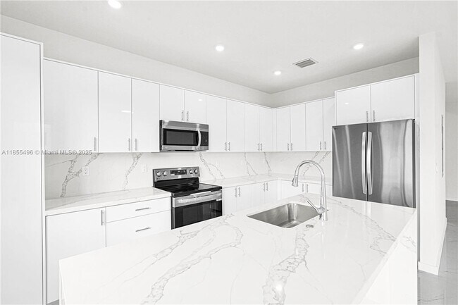 Building Photo - 22469 SW 125th Ave
