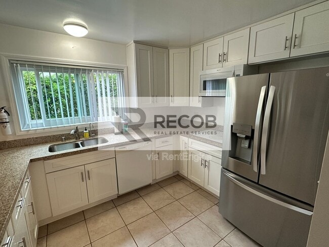 Building Photo - 4859 Campanile Dr