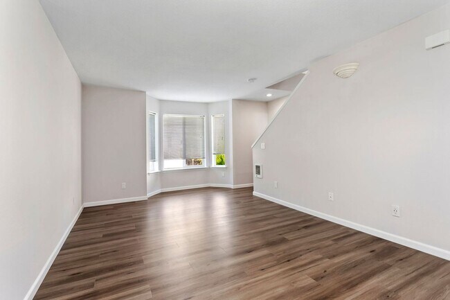 Building Photo - 5286SW