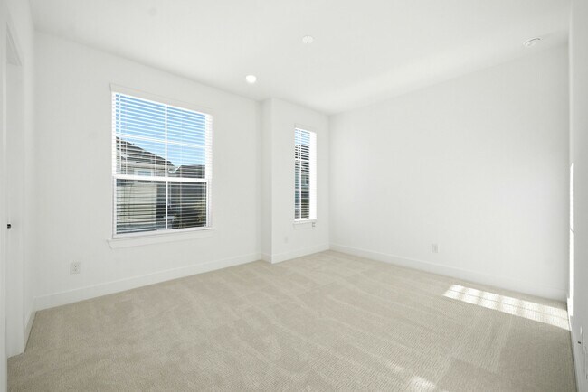 Building Photo - 21202 Creeping Bentgrass Dr