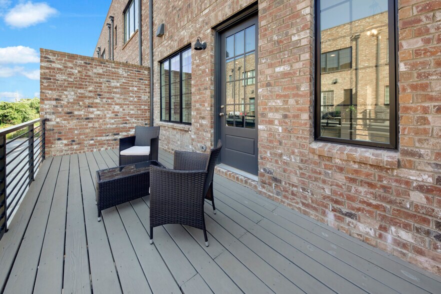 Building Photo - 265 Castleberry Station Dr SW