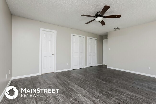 Building Photo - 1381 Puritan St