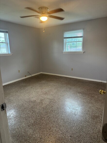 Building Photo - 3336 De Armas St