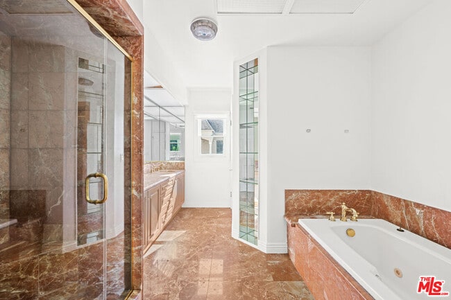 Building Photo - 500 Smithwood Dr