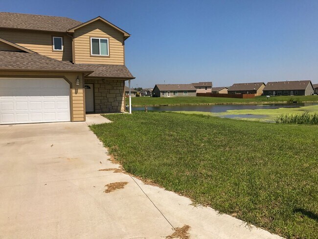 Building Photo - 3D Tour Available - Beautiful Town Home on East-Side with Lake View! Washer & Dryer included! Ava...