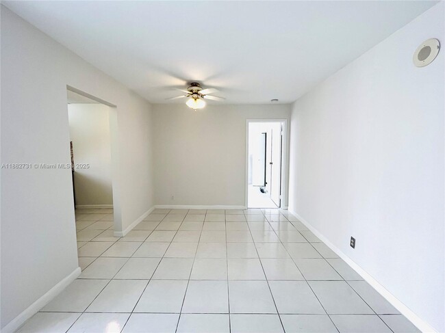 Building Photo - 16909 N Bay Rd