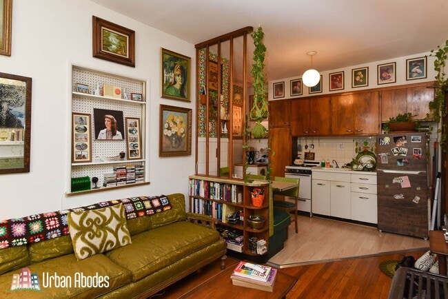 Building Photo - 2819 W Shakespeare Ave