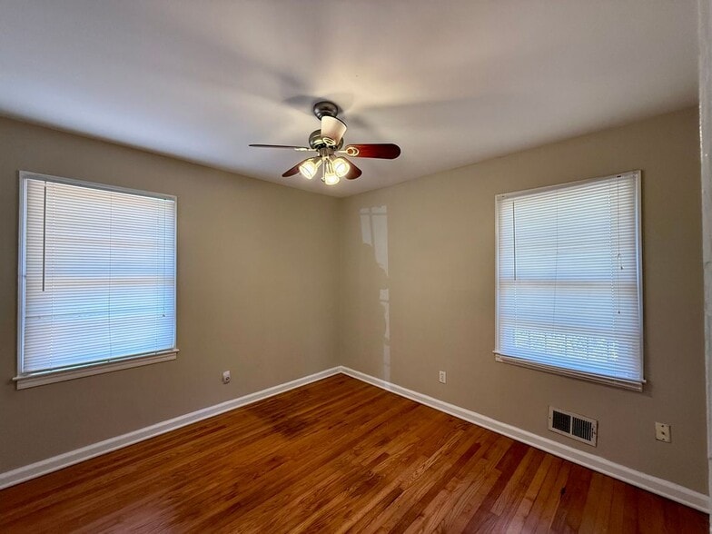 Building Photo - 2913 Horse Shoe Dr