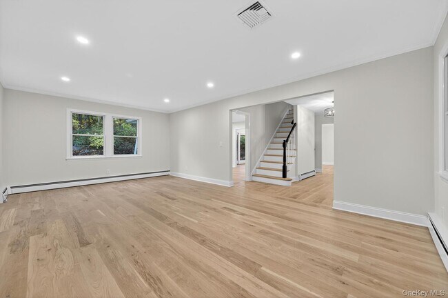 Building Photo - 43 Edcris Ln