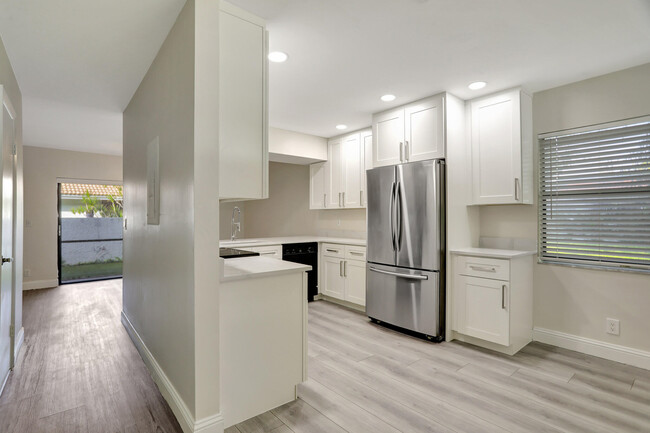 Building Photo - 9775 Riverside Dr