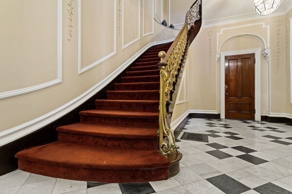 Building Photo - 127 Beacon St