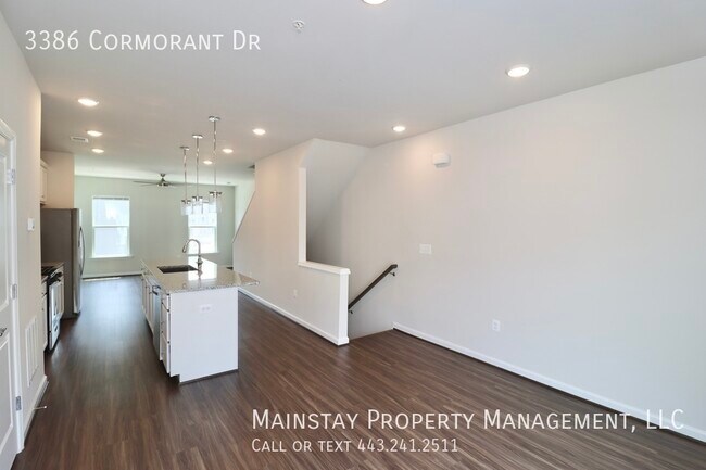 Building Photo - 2022 New Construction Townhome in Watershe...