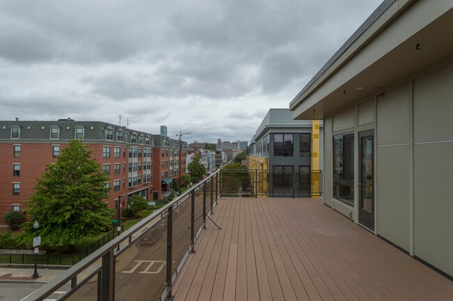 Building Photo - 261 W 2nd St