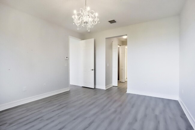 Building Photo - 8101 Ironstone Dr