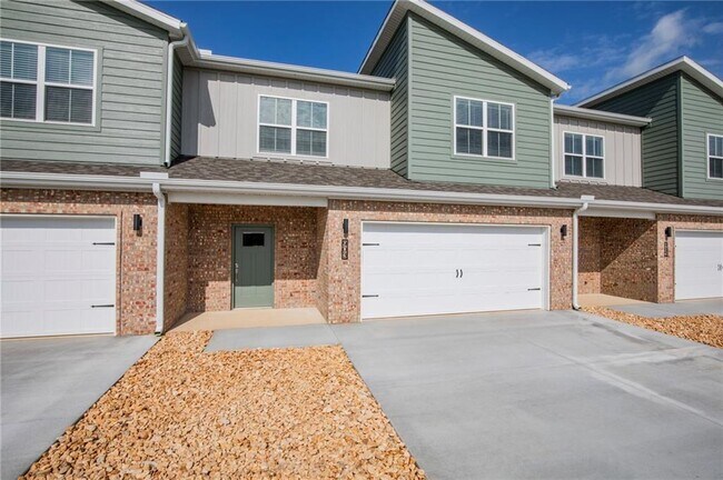 Primary Photo - 903 Seaborn Way