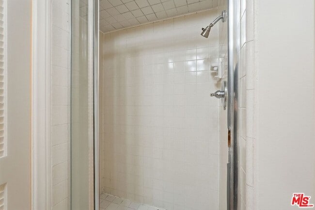 Building Photo - 23926 De Ville Way