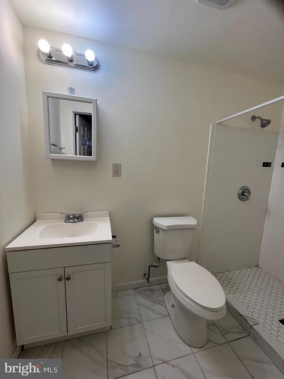 Building Photo - 19917 Knollcross Dr