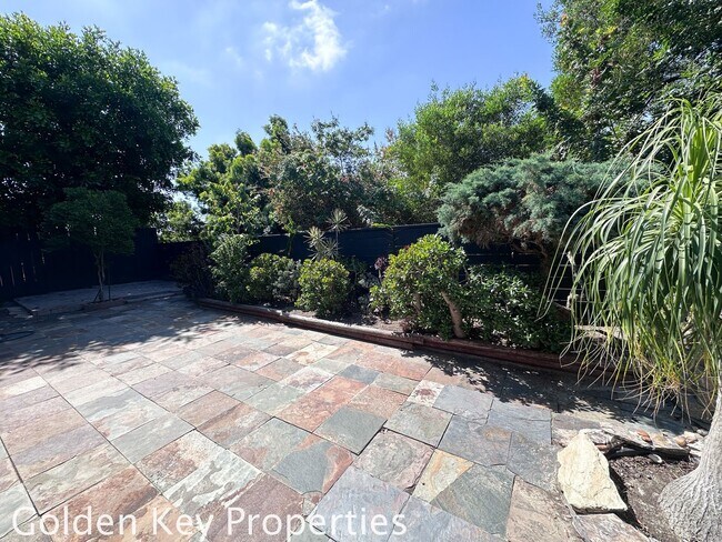 Building Photo - Remodeled single-level home in Peacock Hills (55+ Community)